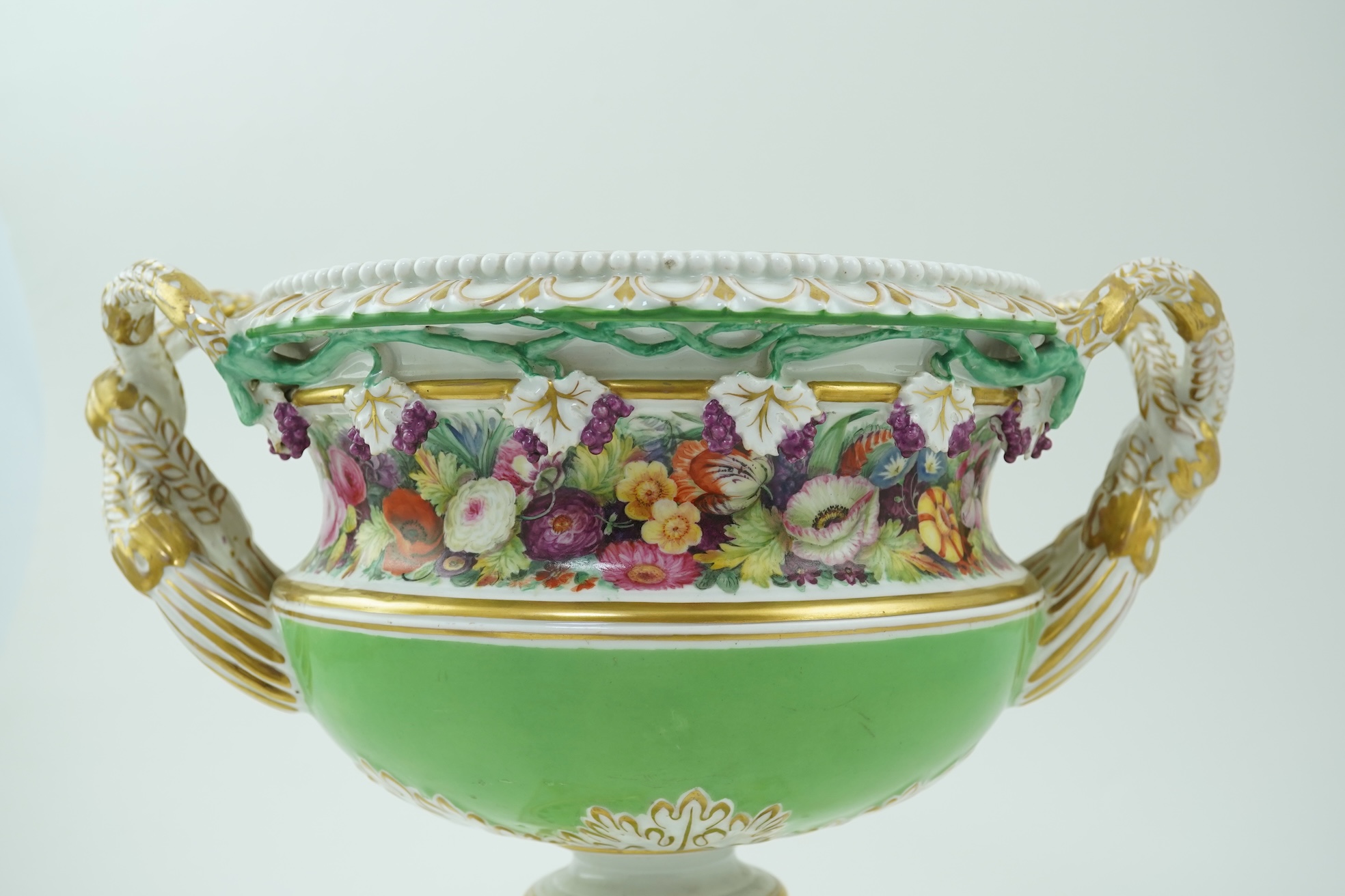 An impressive English porcelain ‘Warwick’ vase, c.1820